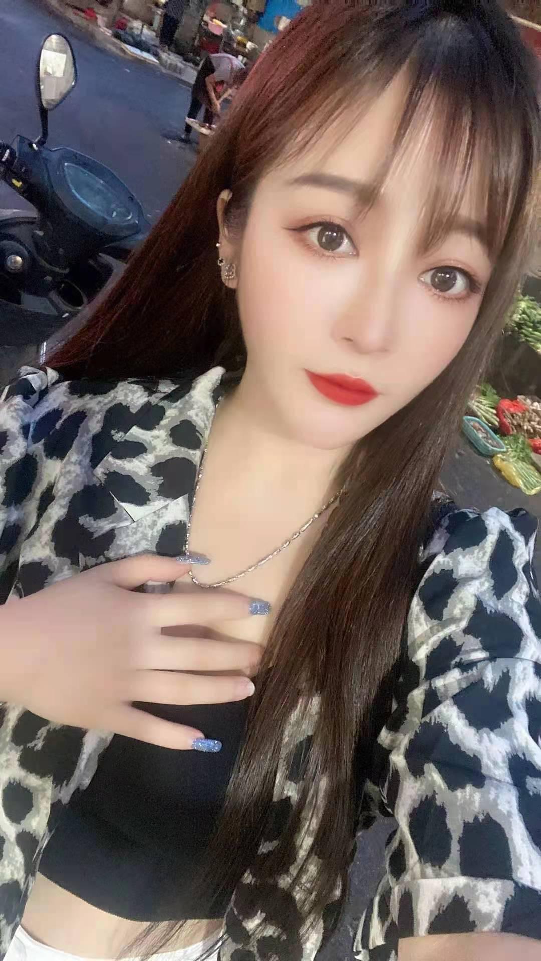 新吴区宝龙公寓a栋的兼职小姐姐